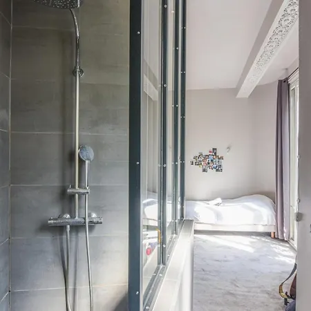 Wonderful Flat 10 Min Away From The Champs Elysees - - Welkeys * Paříž